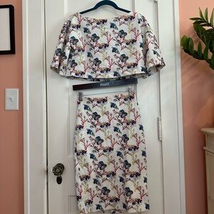 Seashell Print Crop Top and Pencil Skirt Two-Piece Set approx sz 2/4